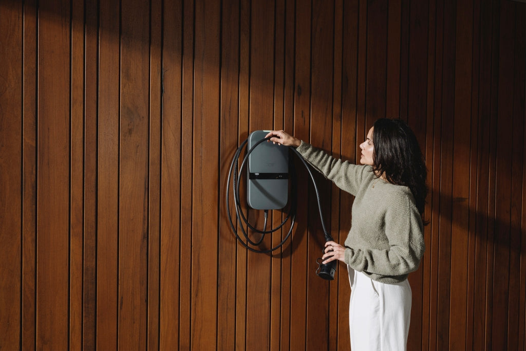 Peblar Home 11KW 7 meter met Display | Nederlandse Technologie - Slimmelaadpunt.nl